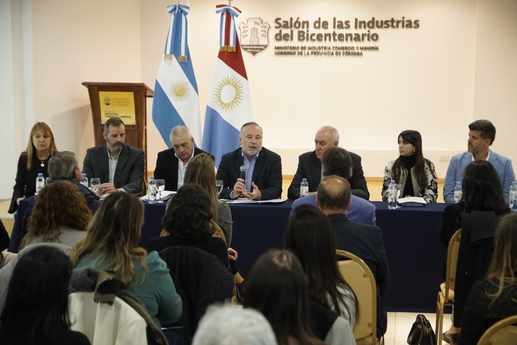 CaCEC participó de la reunión de trabajo de los sectores productivos y de servicios